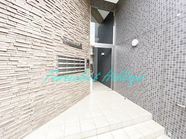 藤沢市湘南台４丁目の賃貸マンションのエントランス