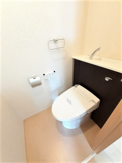 藤沢市湘南台４丁目の賃貸マンションのトイレ