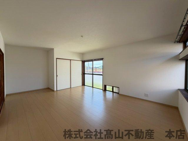 遠賀郡岡垣町鍋田１丁目の一戸建ての居間・リビング