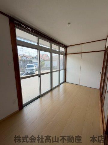 遠賀郡岡垣町鍋田１丁目の一戸建ての居間・リビング