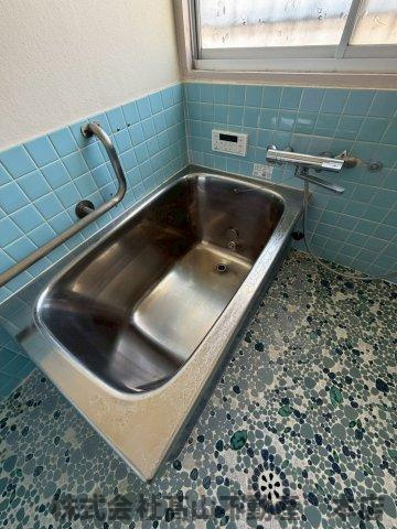 遠賀郡岡垣町鍋田１丁目の一戸建ての浴室