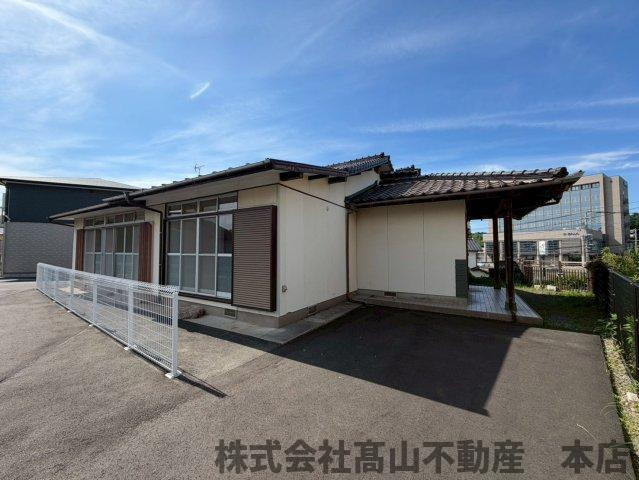 遠賀郡岡垣町鍋田１丁目の一戸建ての駐車場