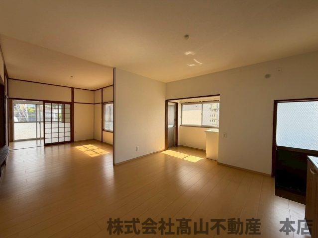 遠賀郡岡垣町鍋田１丁目の一戸建ての居間・リビング