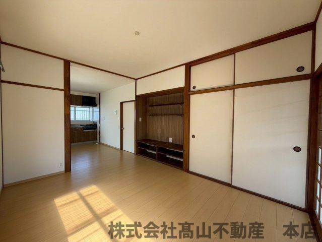 遠賀郡岡垣町鍋田１丁目の一戸建ての居間・リビング
