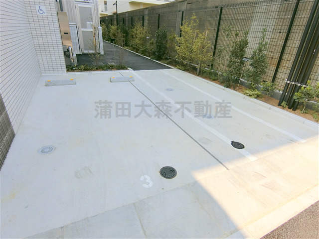 アジールコート池上の駐車場|敷地内平置き駐車場　空き状況等詳細はお問合せください。
