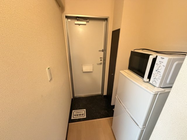 レオネクスト一津屋の玄関