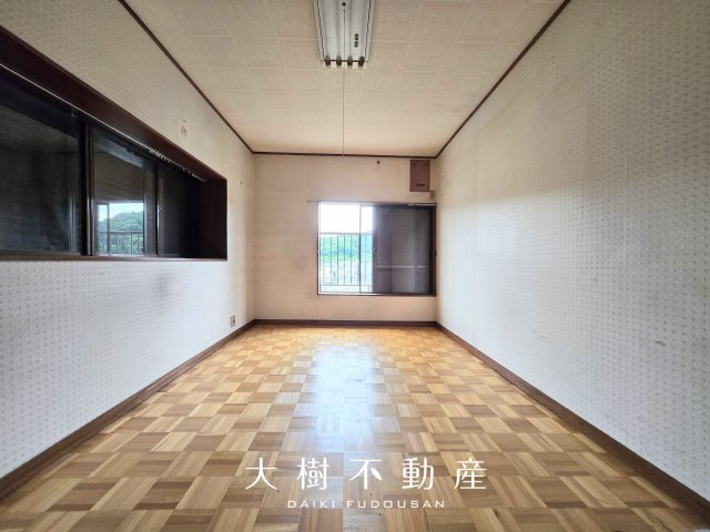 【洋室】 | 高台に広がる閑静な住宅　暮らしの楽しみ