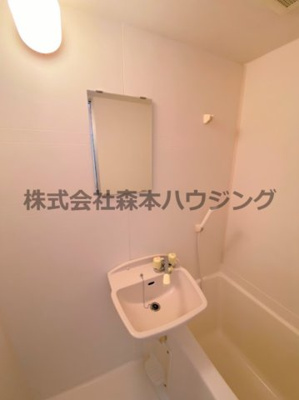 【洗面所】 | 　リバーイースト・クレムリン | 洗面所です