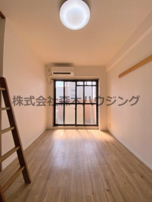 【洋室】 | 　リバーイースト・クレムリン | ゆったりした洋室です