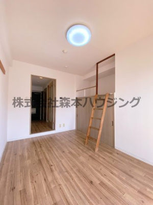 【洋室】 | 　リバーイースト・クレムリン | 落ち着いた色調の洋室です
