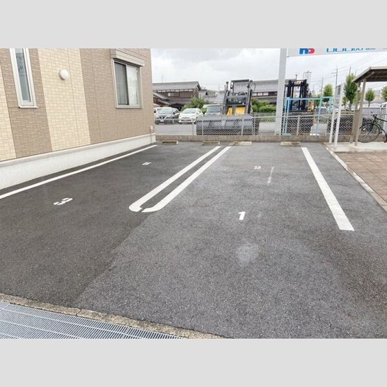【駐車場】 | villa 高畔(ヴィラタカデ) | 駐車場の様子です