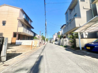 【前面道路含む現地写真】 | 山科区西野大鳥井町　土地 | 山階南小学校まで徒歩9分・山科中学校まで徒歩12分と、お子様の毎日の通学も安心の距離です。