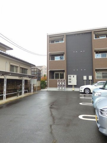 クレールＮの駐車場|車をお持ちの方に嬉しい駐車場付きの物件です