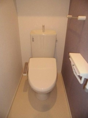 響Ａのトイレ|落ち着いた色調のトイレです