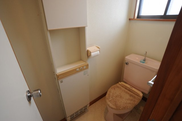 吉田３丁目中古住宅のトイレ
