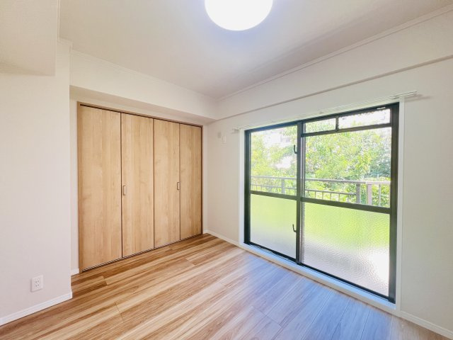 マンション長田11の洋室|使い勝手のいい洋室です