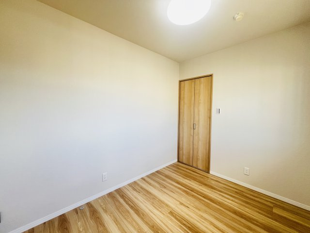 マンション長田11の洋室|明るい洋室です