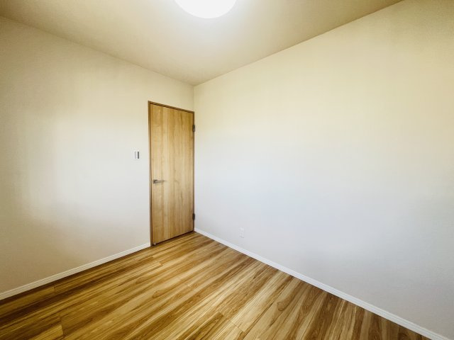 マンション長田11の洋室|コンパクトで使いやすい洋室です