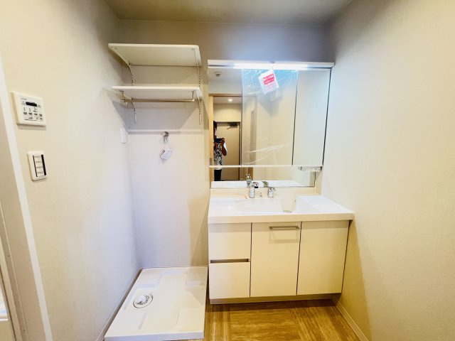 マンション長田11の独立洗面台|独立洗面化粧台が付いています