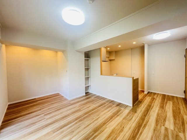 マンション長田11の居間・リビング|居間です