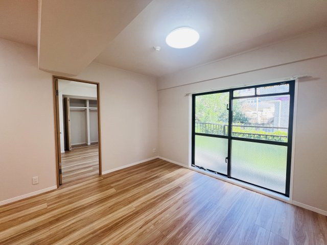 マンション長田11の洋室|使い勝手のいい洋室です