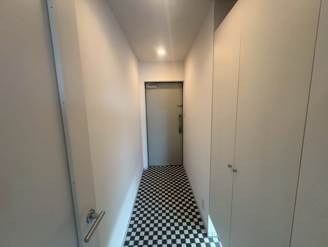 H's flatsの玄関
