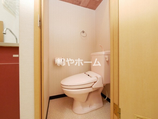 コートエクシブⅡのトイレ|落ち着いた色調のトイレです