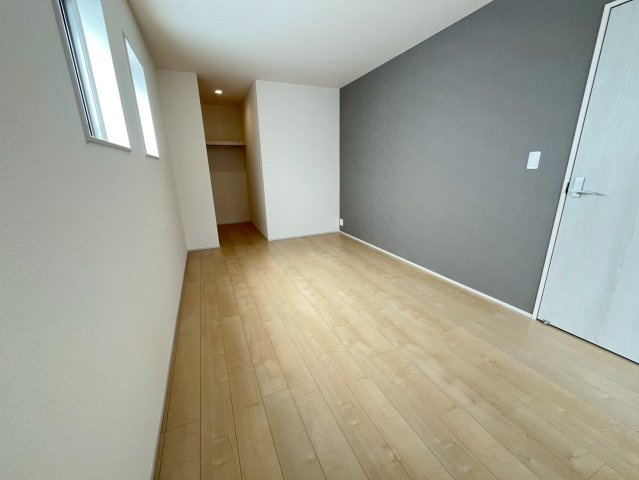 リーブルガーデン与那原町与那原 1号棟（全4棟）※本日内覧可能※の洋室|スタンダードな洋室です