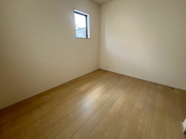 リーブルガーデン与那原町与那原 1号棟（全4棟）※本日内覧可能※の洋室|落ち着いた色調の洋室です