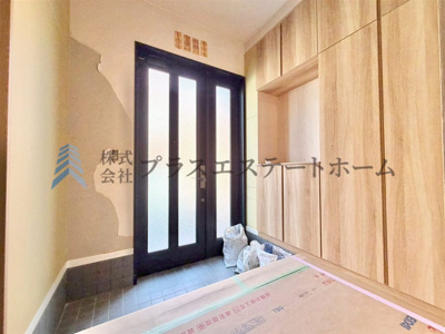 【玄関】 | 長田区庄山町2丁目戸建 | 周辺に買物施設多く便利♪