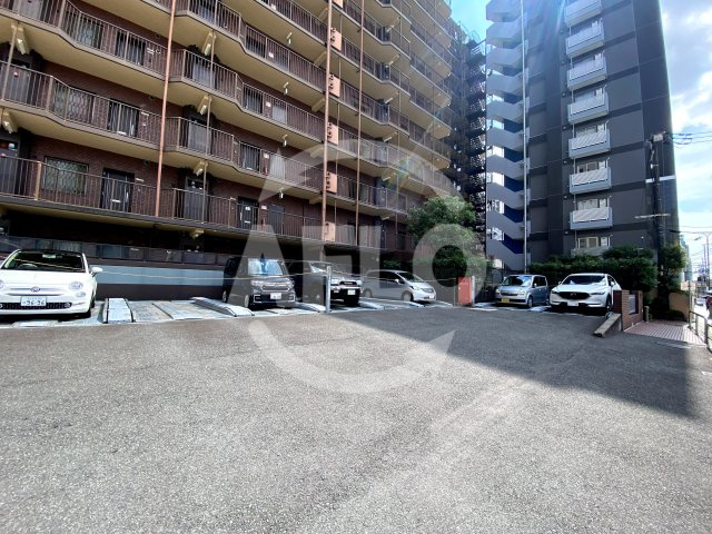 レック北梅田の駐車場