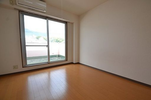 グレースハイツ六甲の居間・リビング