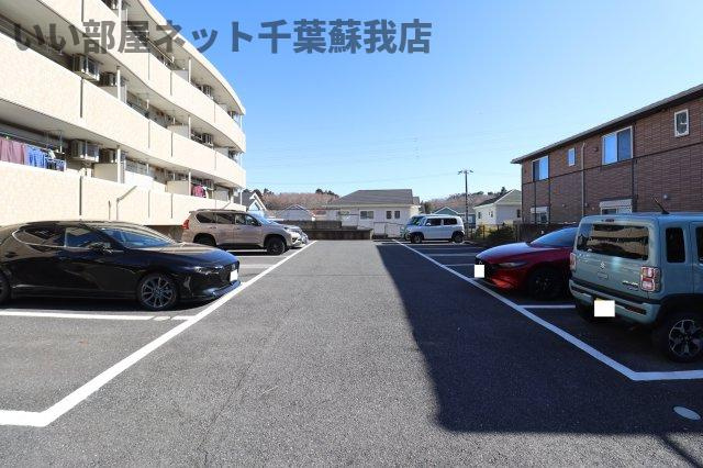 サンライズ鎌取の駐車場|駐車場に車を止められます