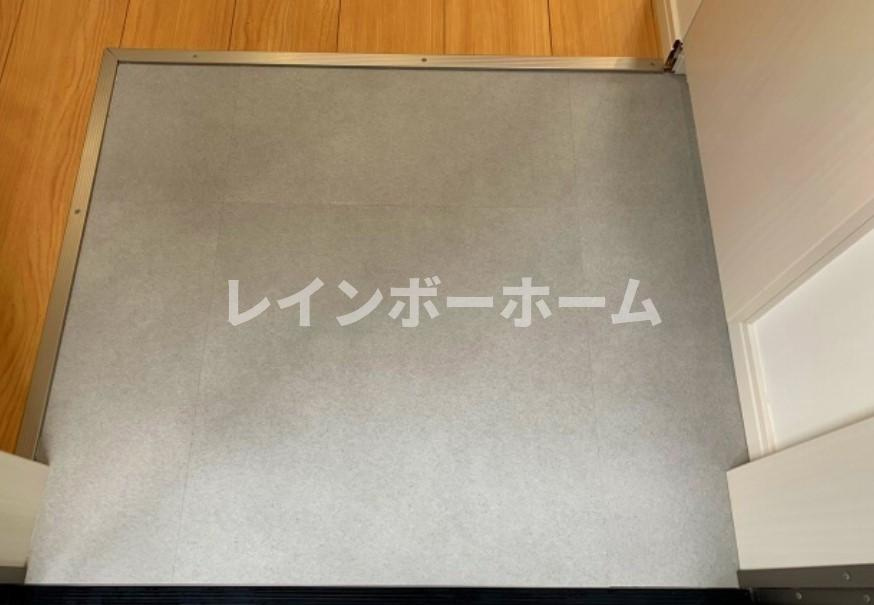 エルグレイス蕨の玄関