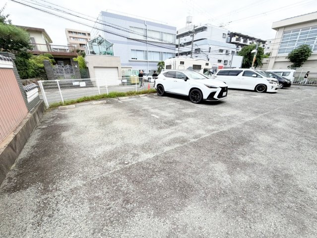 マンションにぎわいの駐車場