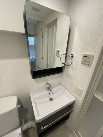 セレニテ神戸ミラクの洗面所