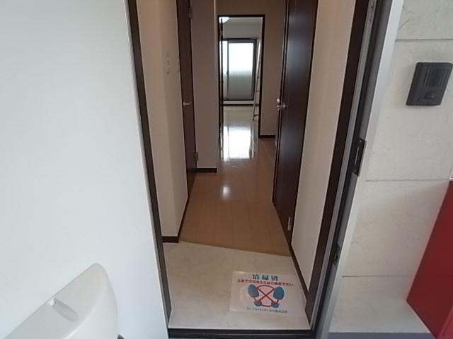 フジパレス上筒井通の玄関