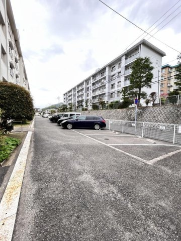 鶴甲コーポ　1号棟 - 34号棟の駐車場