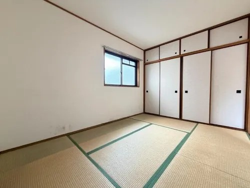 レグリス甲東園WESTの居間・リビング