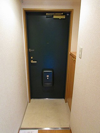 アスヴェル神戸元町の玄関