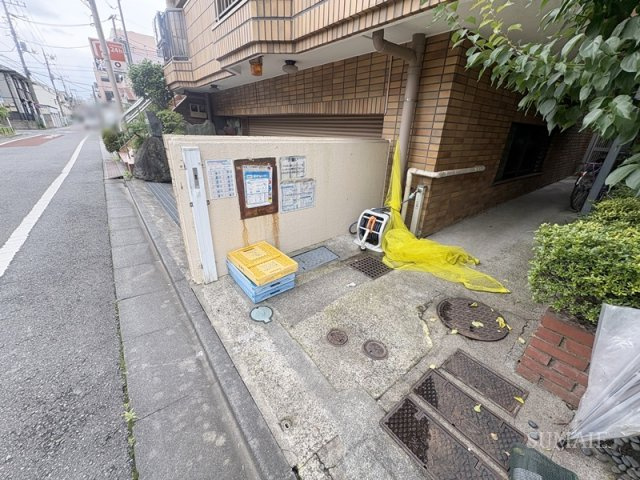 メープルメゾンの駐車場