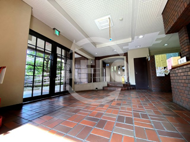 レック北梅田のロビー