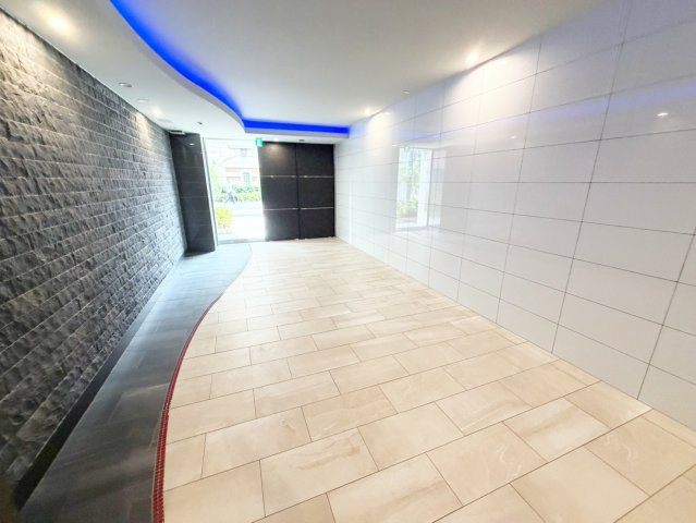 セレニテ江坂グランデのロビー