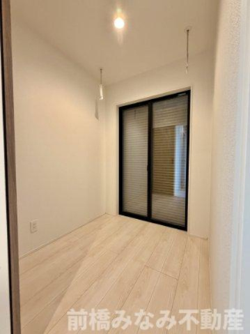 【新築平屋】北群馬郡榛東村新井　限定１棟　グラファーレ　新築建売の洋室|明るい洋室です
