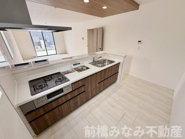 【新築平屋】北群馬郡榛東村新井　限定１棟　グラファーレ　新築建売の居間・リビング|おしゃれなリビングです