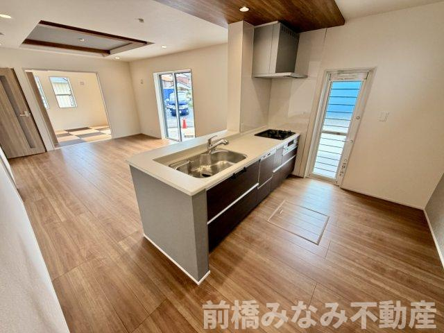 【新築】前橋市駒形町　３号棟(全３棟)　ブルーミングガーデン　新築建売分譲のキッチン|使いやすいキッチンです