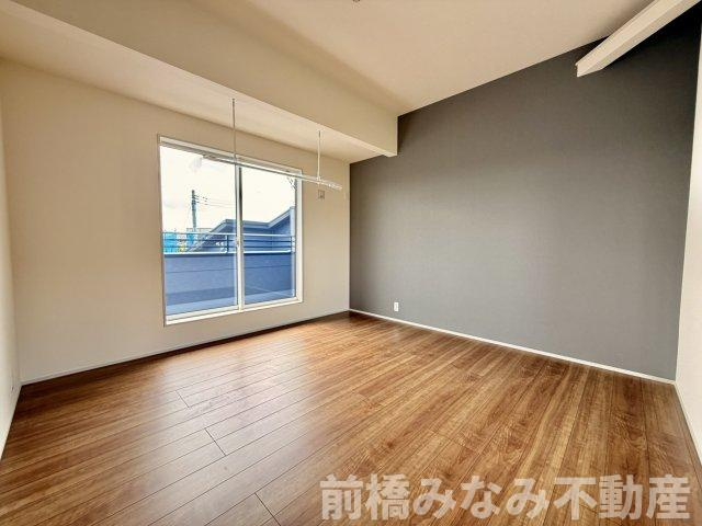【新築】前橋市駒形町　３号棟(全３棟)　ブルーミングガーデン　新築建売分譲の洋室|ゆったりした洋室です