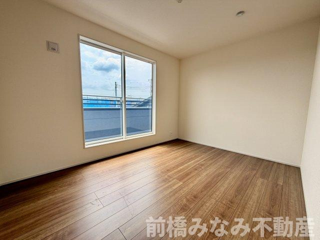 【新築】前橋市駒形町　３号棟(全３棟)　ブルーミングガーデン　新築建売分譲の洋室|明るい洋室です