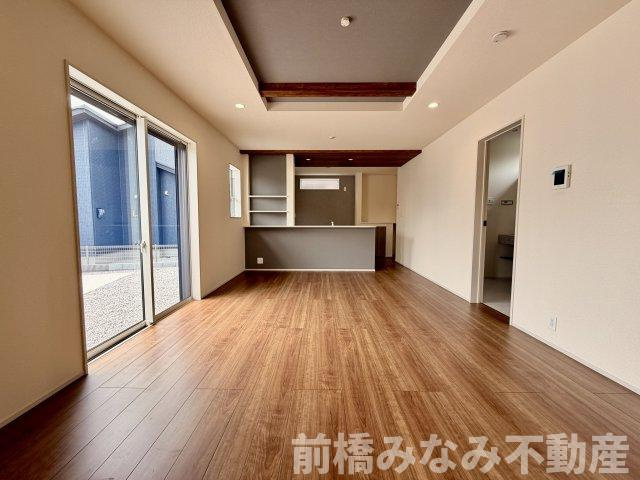 【新築】前橋市駒形町　３号棟(全３棟)　ブルーミングガーデン　新築建売分譲の居間・リビング|居間です