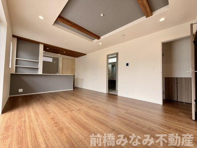 【新築】前橋市駒形町　３号棟(全３棟)　ブルーミングガーデン　新築建売分譲の居間・リビング|ゆったり過ごせるリビングです